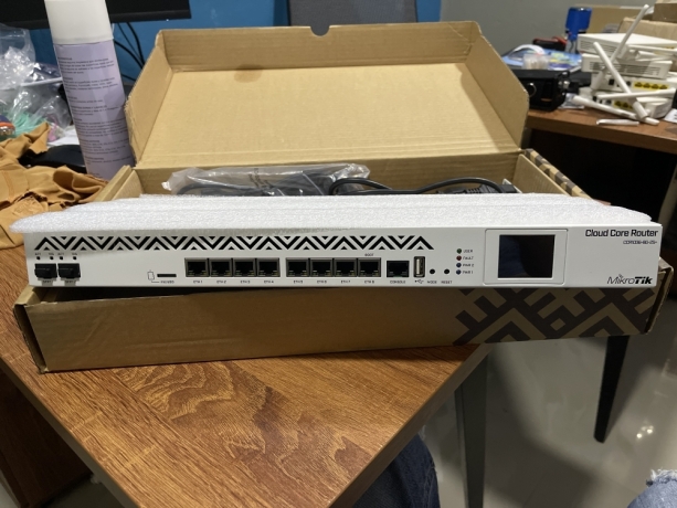 mikrotik-ccr1036-8g-2s-big-0