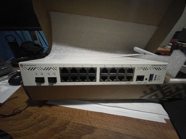 mikrotik-ccr2004-16g-2spc-big-0