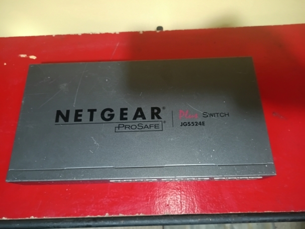 netgear-prosafe-plus-jgs524e-big-0