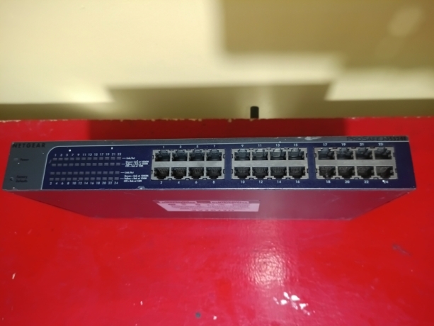 netgear-prosafe-plus-jgs524e-big-1