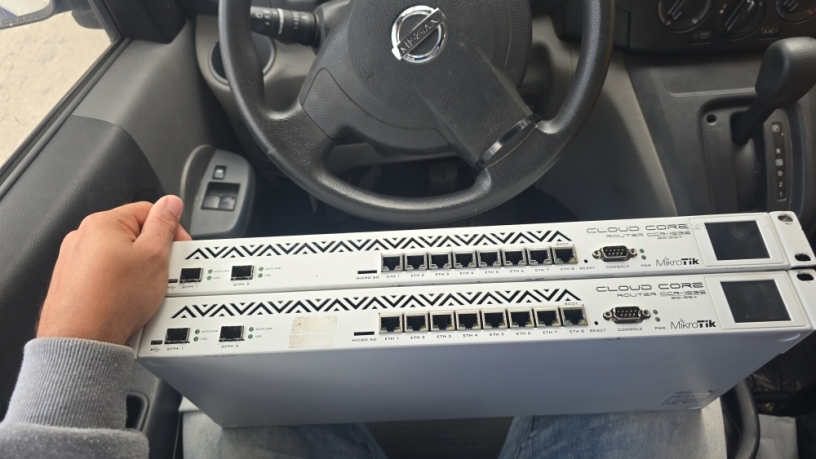 ccr1036-8g-2s-a-10g-big-0