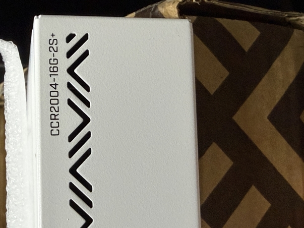 mikrotik-ccr2004-16g-2s-big-1