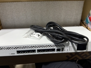 ccr-1036-8g-2s-mikrotik
