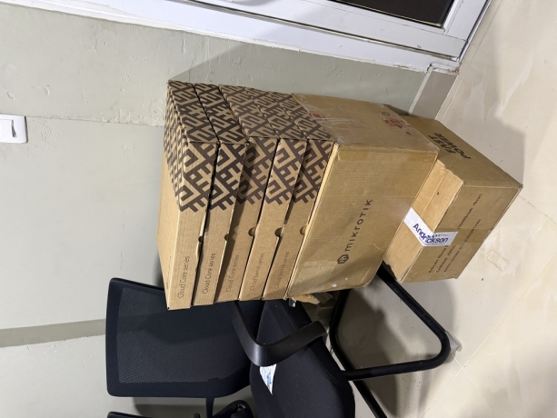 ccr-1036-8g-2s-mikrotik-big-1
