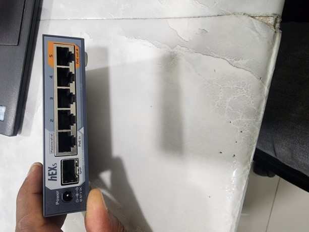 mikrotik-rb760igs-big-1